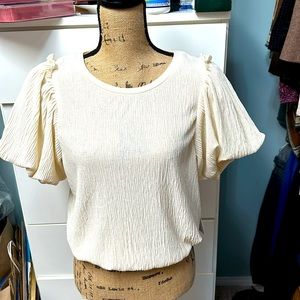 Astr  The Label top size lg in a cream color